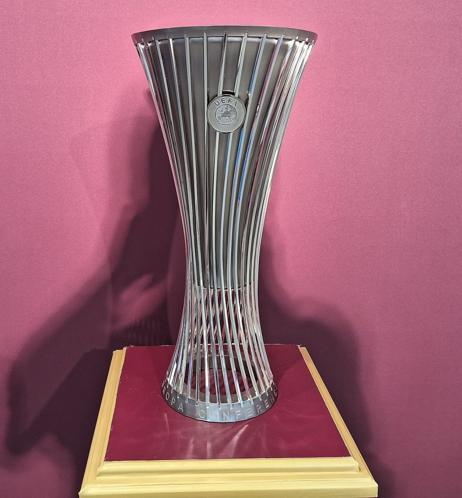Nhận định Thái Lan – Việt Nam: Chờ đòn chuyển trạng thái ở Bandung 5 Chiếc cúp vô địch UEFA Conference League