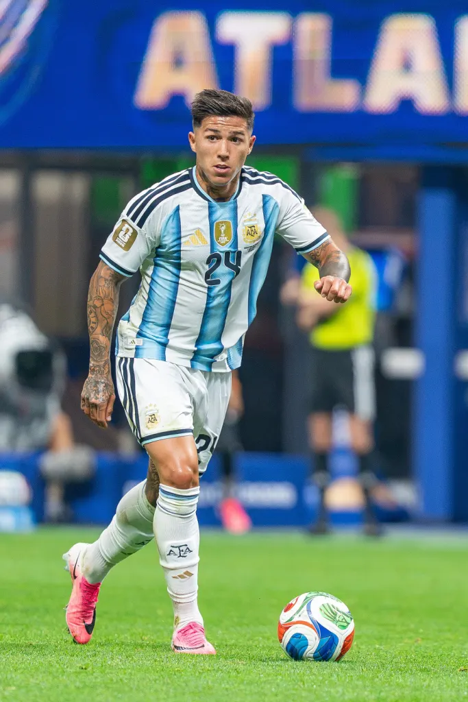 Thẻ đỏ Enzo Fernandez: enzo Fernandez giữ vai trò ở tuyến giữa Argentina