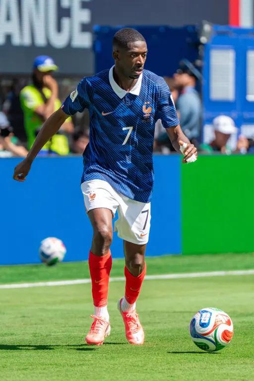 Ousmane Dembélé là cầu thủ Pháp giàu tốc độ