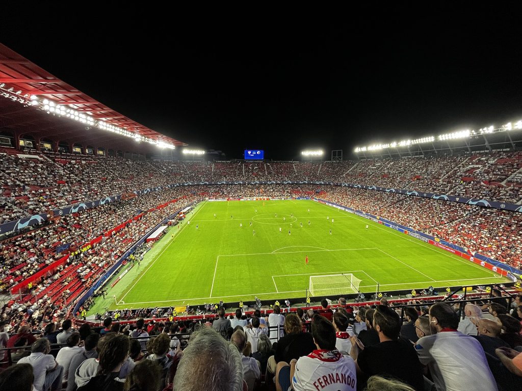 Nhận định Thái Lan – Việt Nam: Chờ đòn chuyển trạng thái ở Bandung 4 Toàn cảnh Estadio Ramón Sánchez-Pizjuán của Sevilla