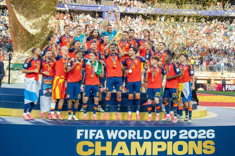 Tây Ban Nha trở về trong biển người sau chức vô địch World Cup 2026 3 Đội tuyển Tây Ban Nha vô địch World Cup 2026