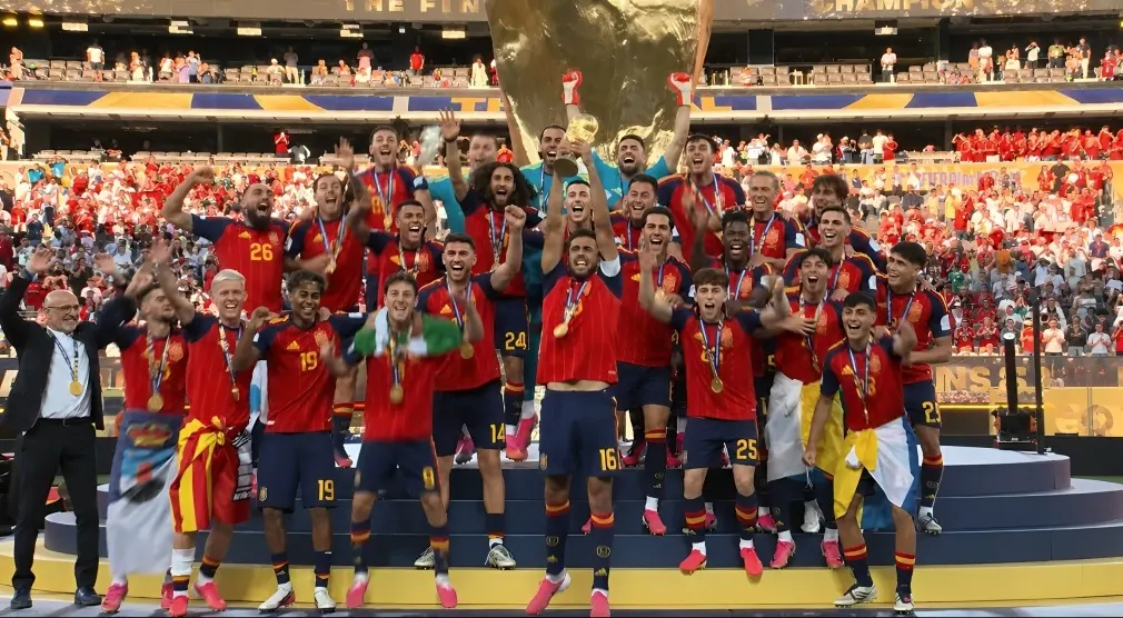 Các cầu thủ Tây Ban Nha ăn mừng sau chung kết World Cup 2026