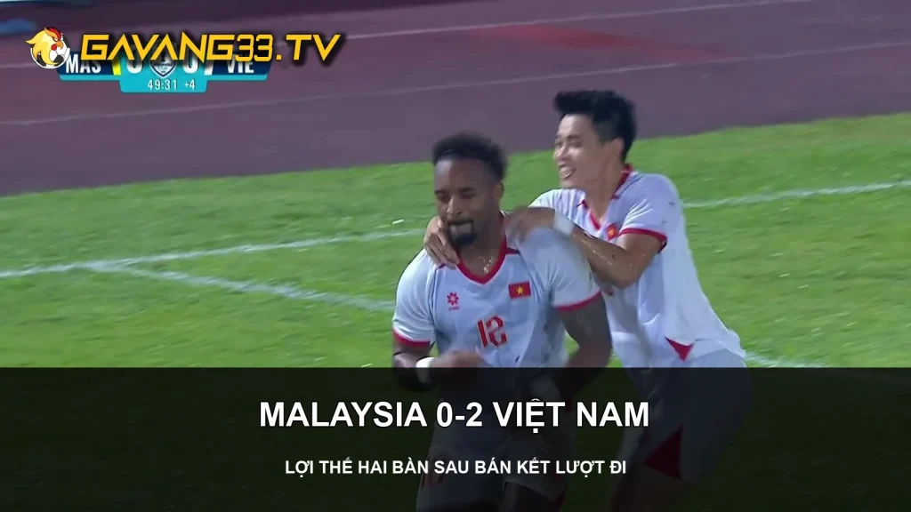 Nguyễn Xuân Son ăn mừng bàn thắng cho Việt Nam trong trận gặp Malaysia